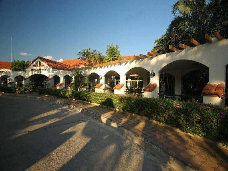Dad D Resort By Lopburi Inn Resort Eksteriør billede